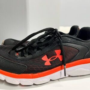 Under Armour Mens Running Shoes Size 7 Black Orange Athletic Sneakers